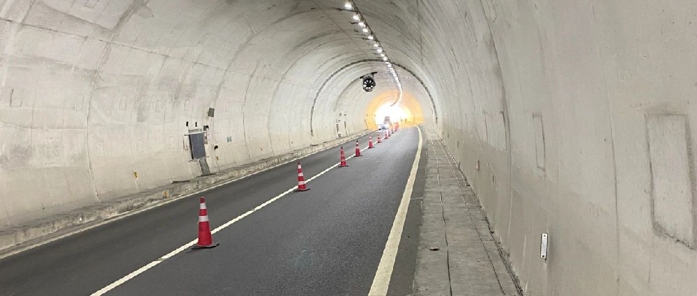 華鼎偉業(yè)智慧照明為福建武夷山路口隧道行車(chē)安全保駕護(hù)航