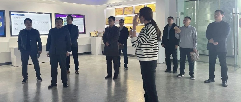 交流互通，共謀發(fā)展——我公司技術(shù)團(tuán)隊赴捷瑞數(shù)字與艾睿光電參觀學(xué)習(xí)交流合作