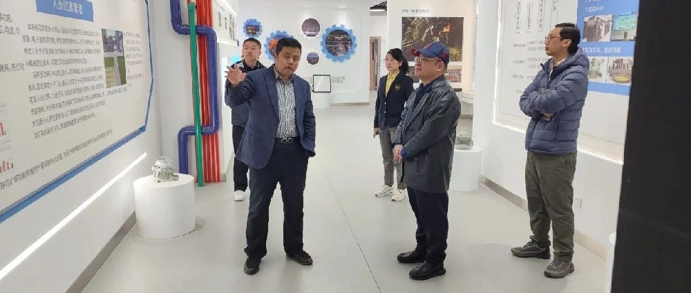 哈爾濱工程大學(xué)煙臺研究院院長陳海龍一行蒞臨華鼎偉業(yè)交流合作