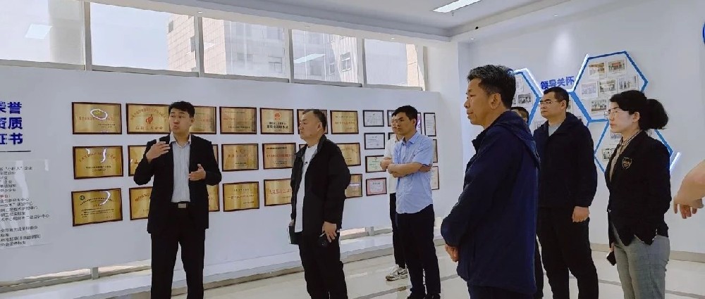 山東祥生新材料科技股份有限公司董事長侯順祥一行蒞臨華鼎偉業(yè)參觀交流